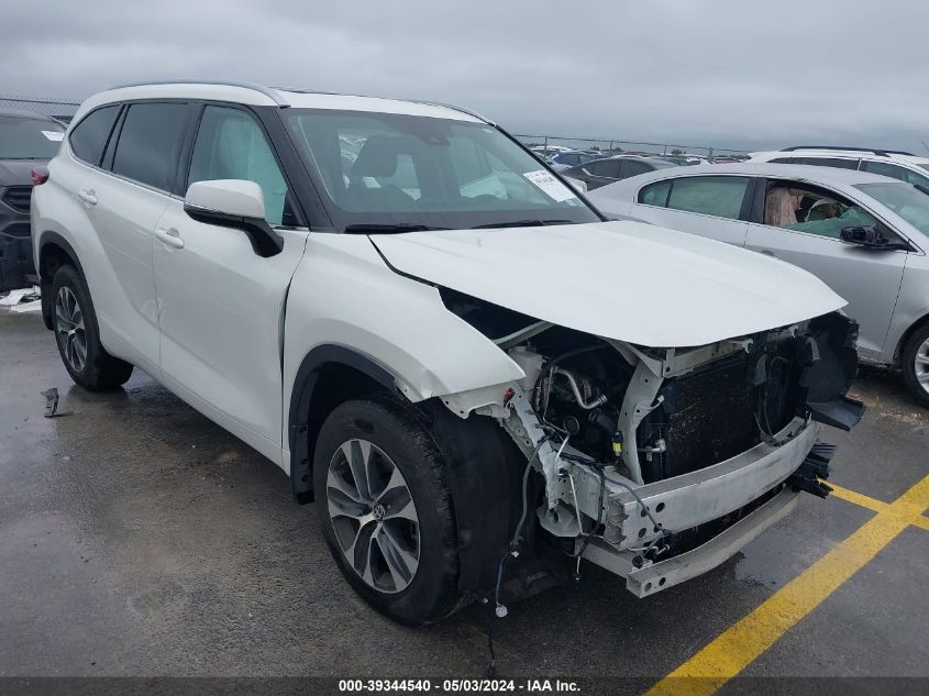 2021 TOYOTA HIGHLANDER XLE