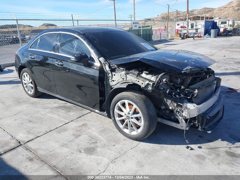 2019 MERCEDES-BENZ A 220