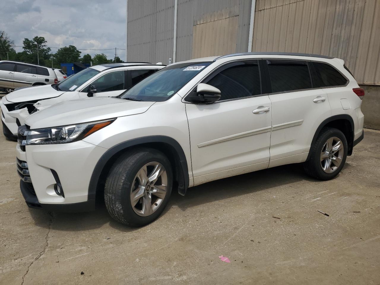 2017 TOYOTA HIGHLANDER LIMITED