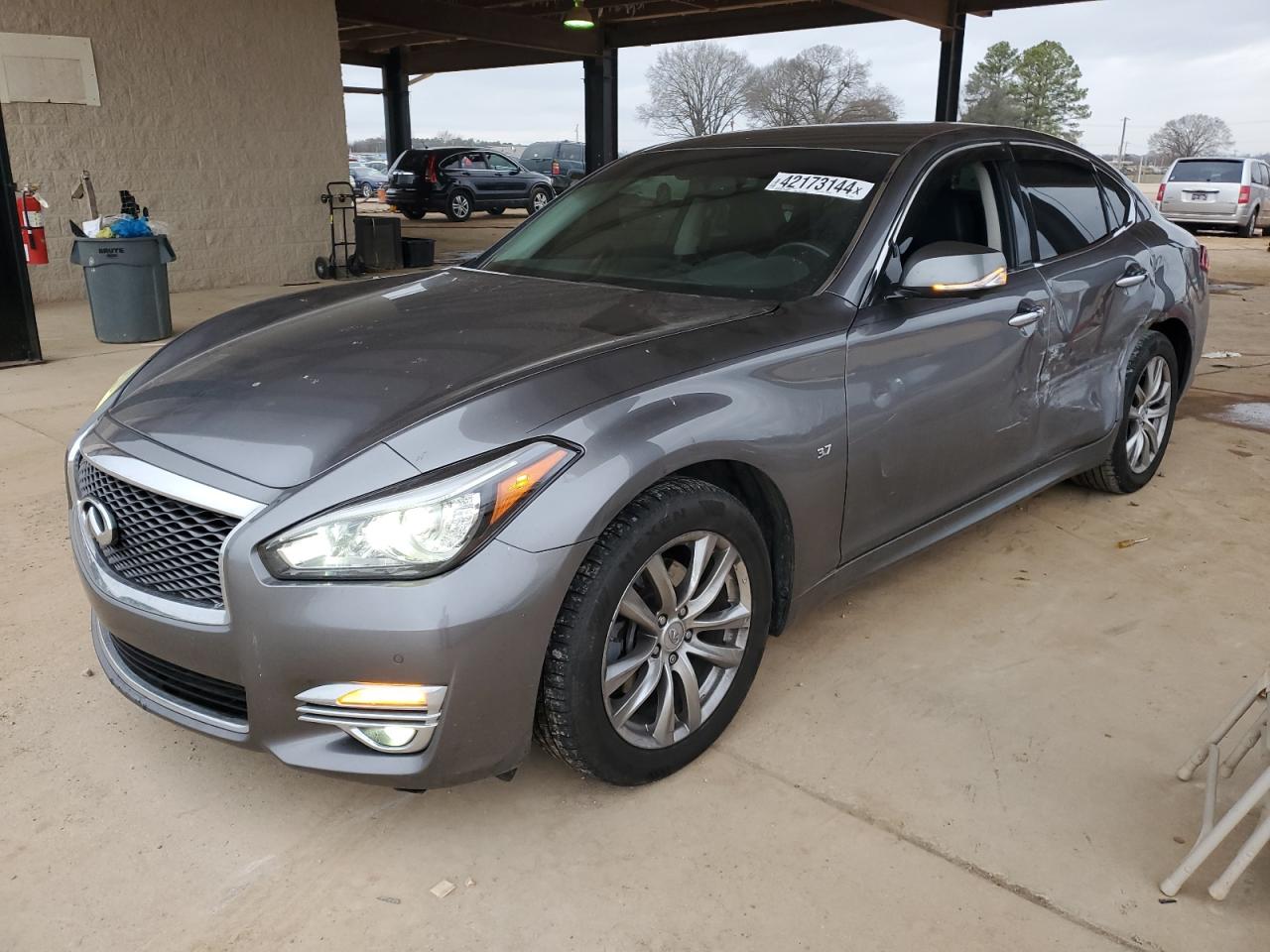 2015 INFINITI Q70 3.7