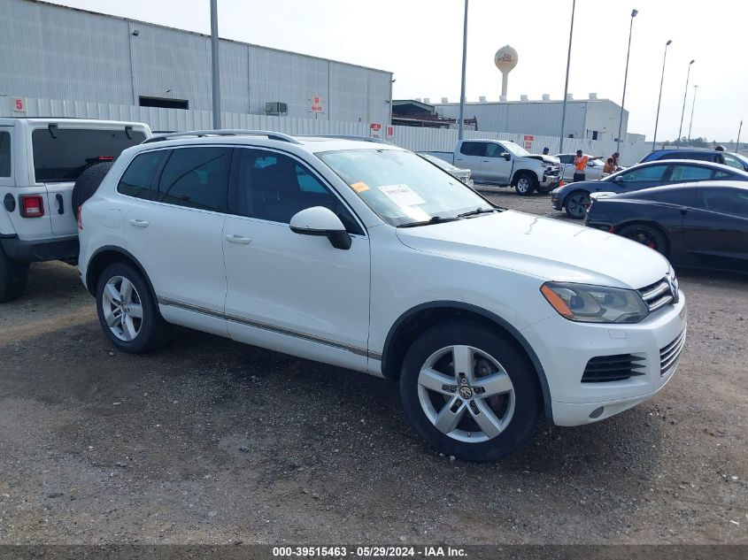 2013 VOLKSWAGEN TOUAREG VR6 LUX