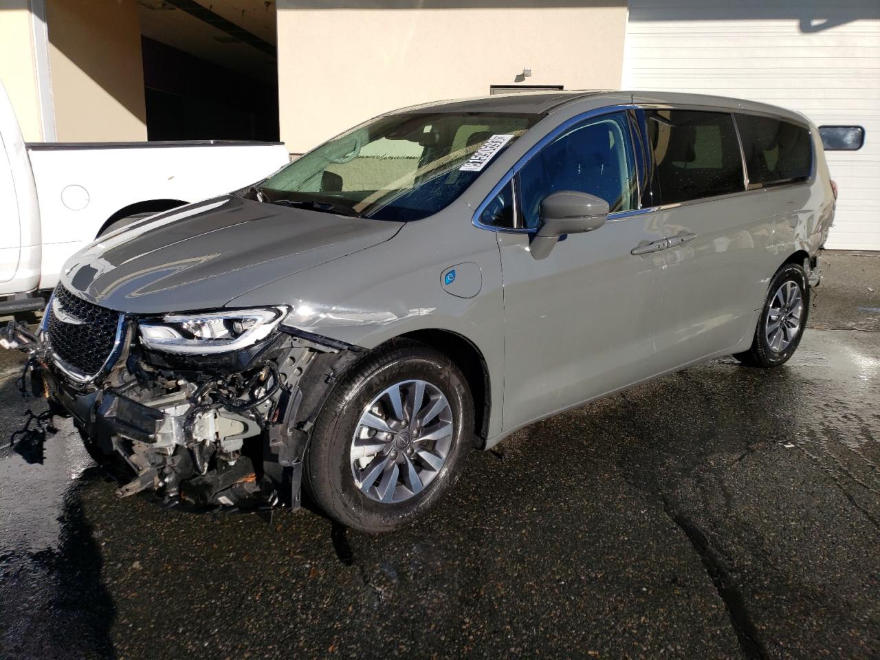 2022 CHRYSLER PACIFICA HYBRID TOURING L