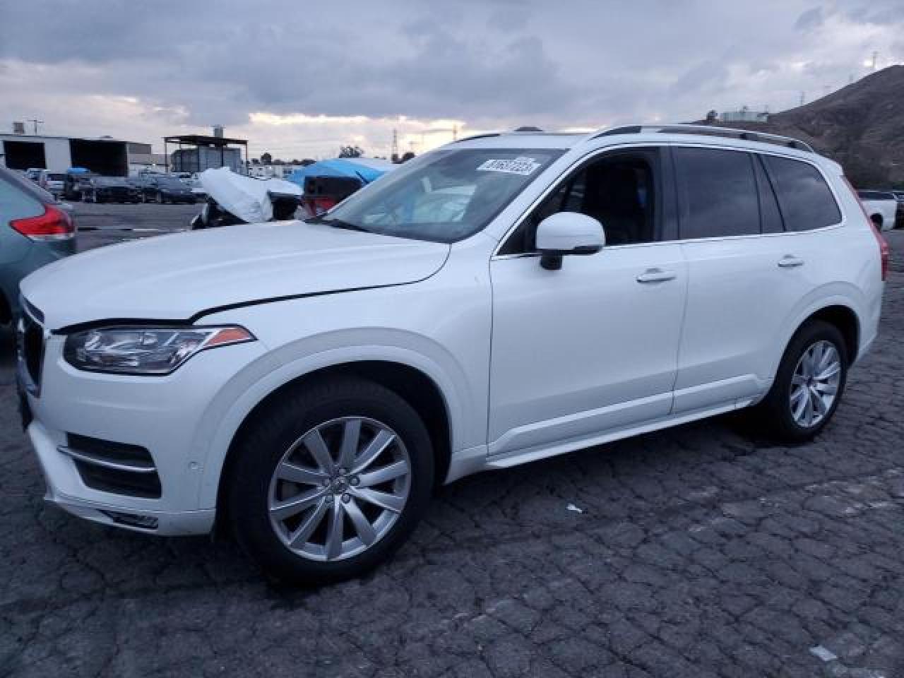 2016 VOLVO XC90 T6