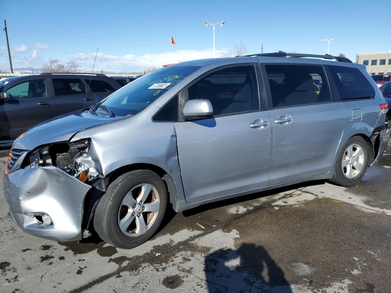 2011 TOYOTA SIENNA LE