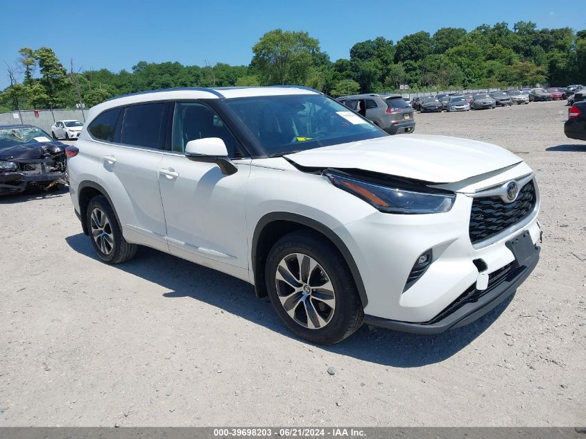 2021 TOYOTA HIGHLANDER XLE