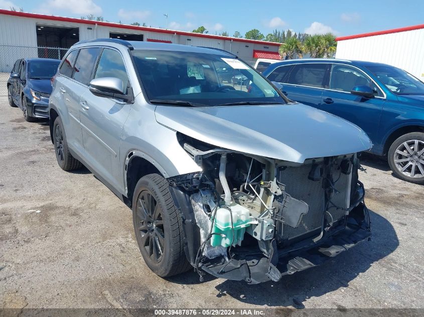 2019 TOYOTA HIGHLANDER SE