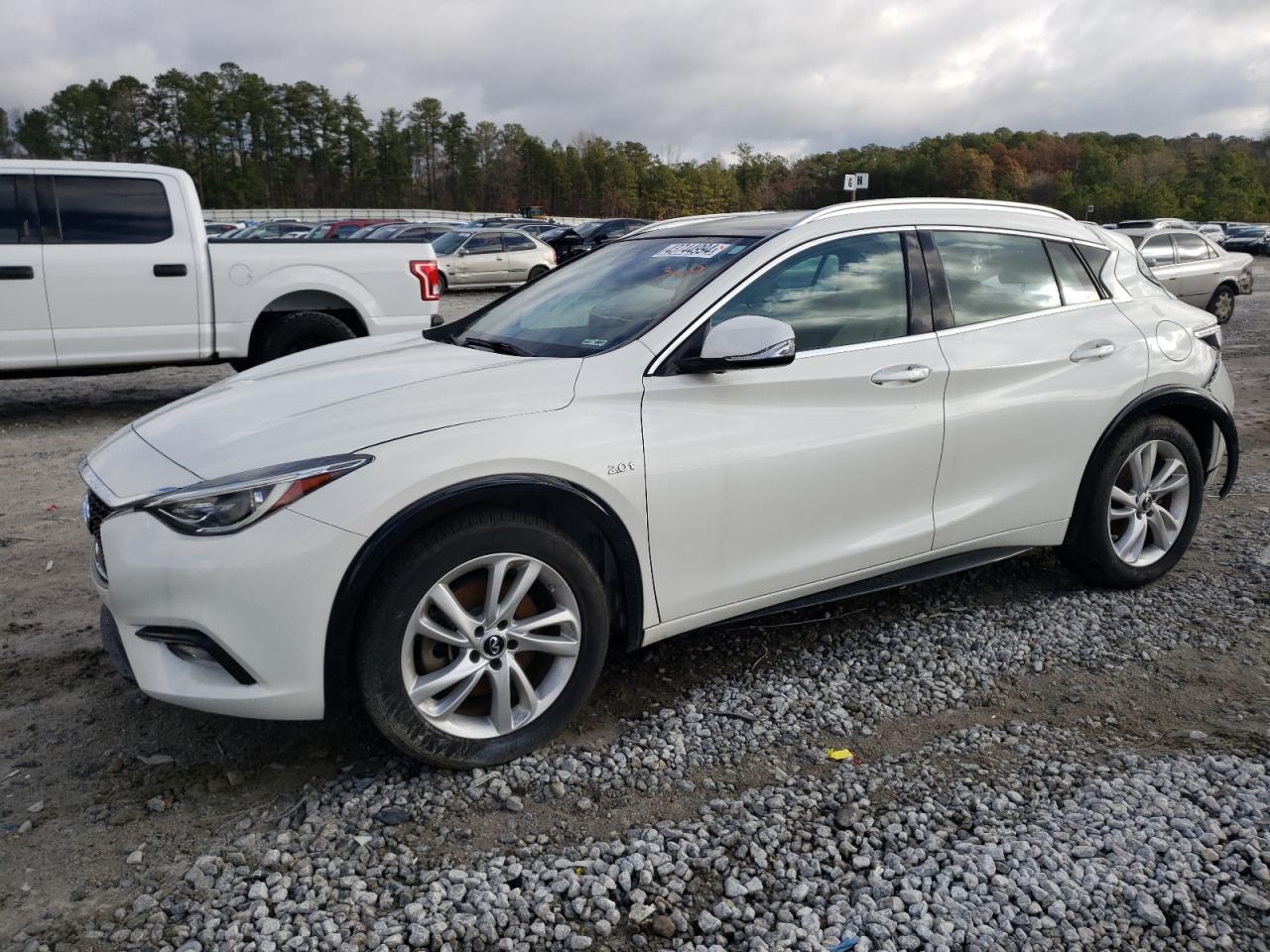 2017 INFINITI QX30 BASE