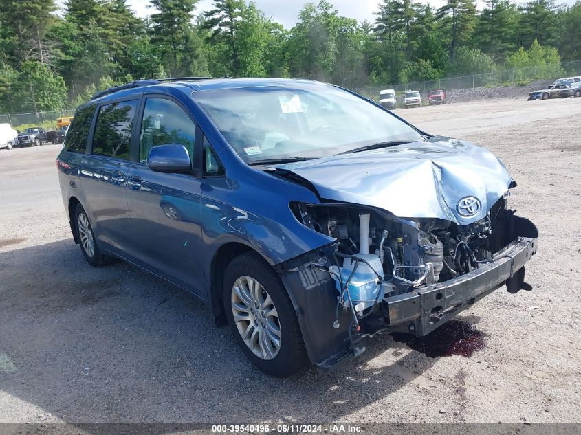 2017 TOYOTA SIENNA XLE PREMIUM 8 PASSENGER