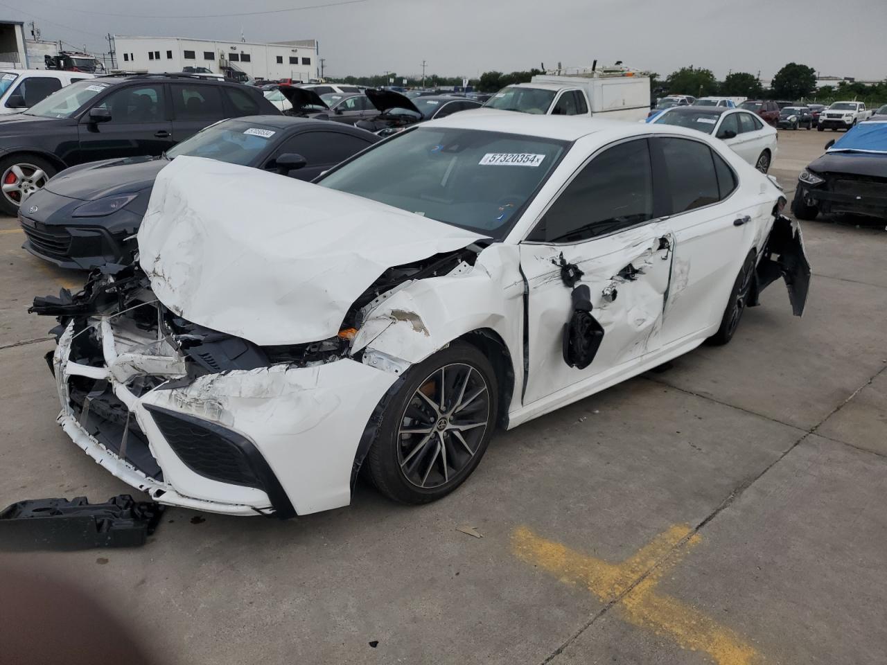 2021 TOYOTA CAMRY SE