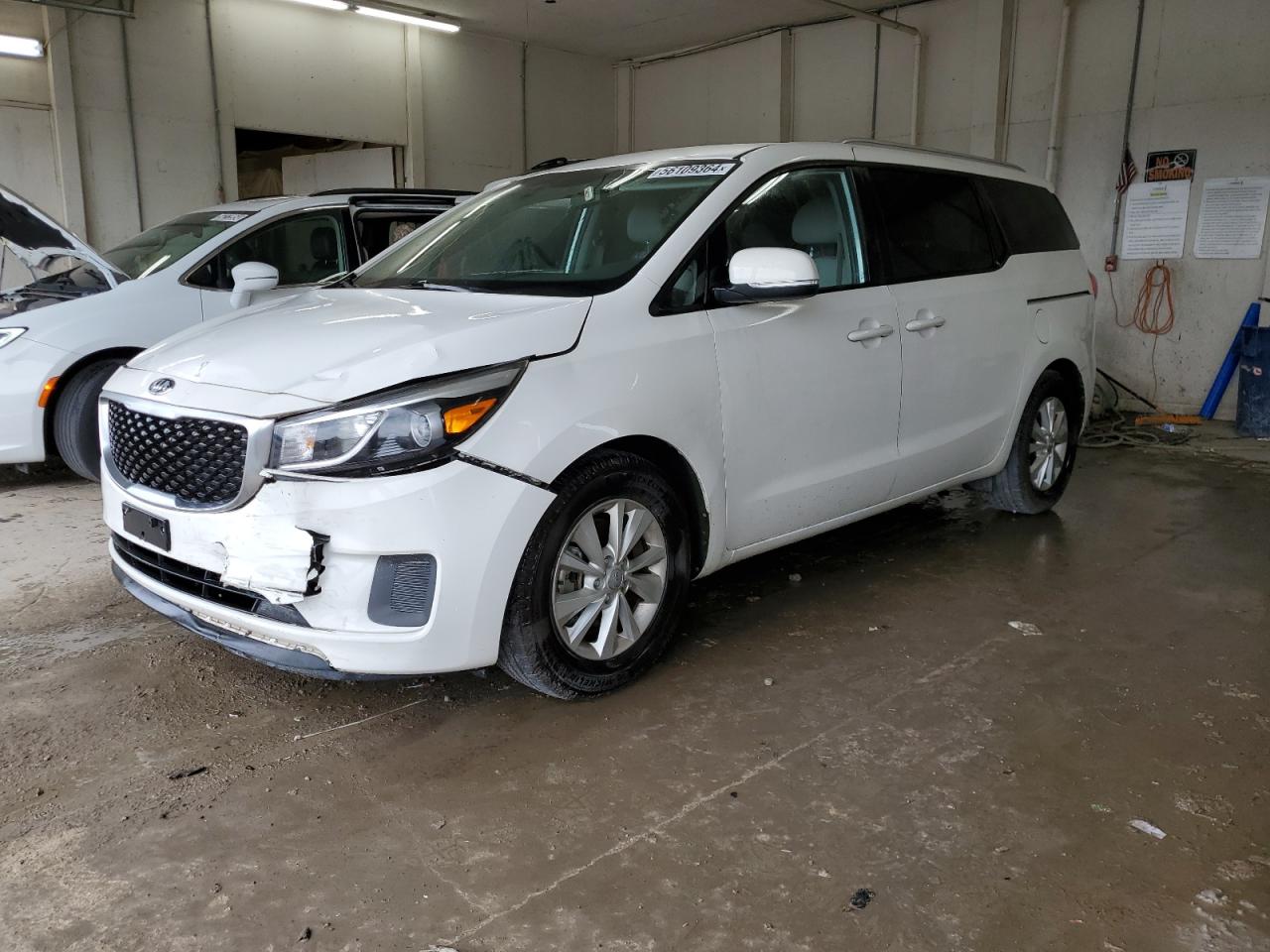 2016 KIA SEDONA LX