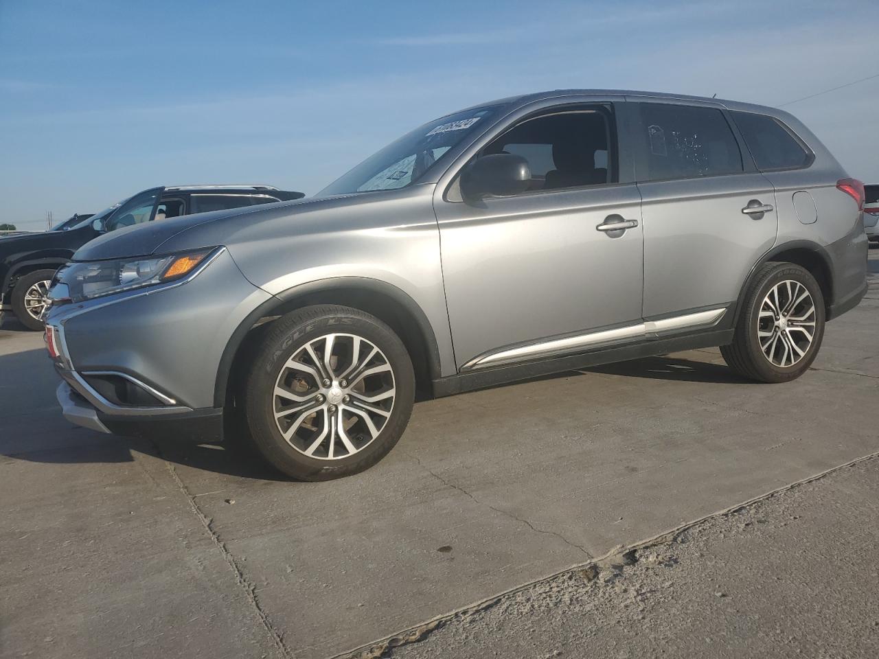 2016 MITSUBISHI OUTLANDER ES