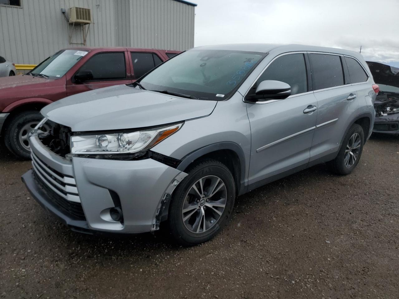 2019 TOYOTA HIGHLANDER LE