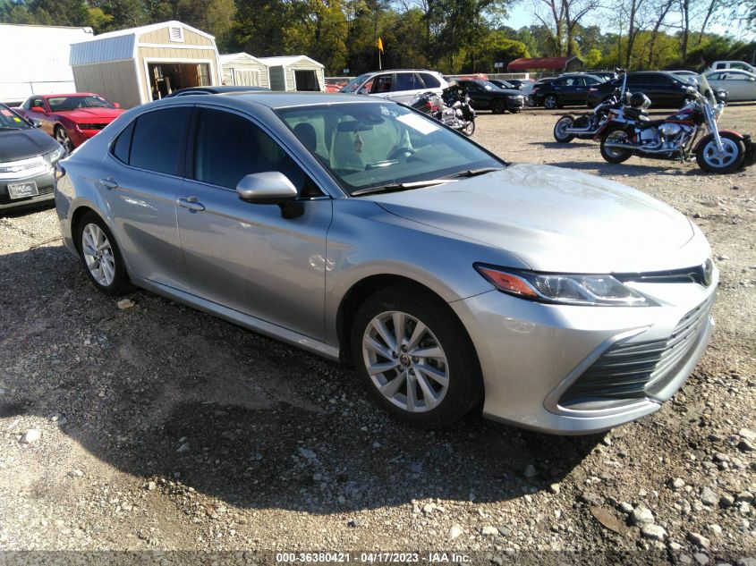 2022 TOYOTA CAMRY LE