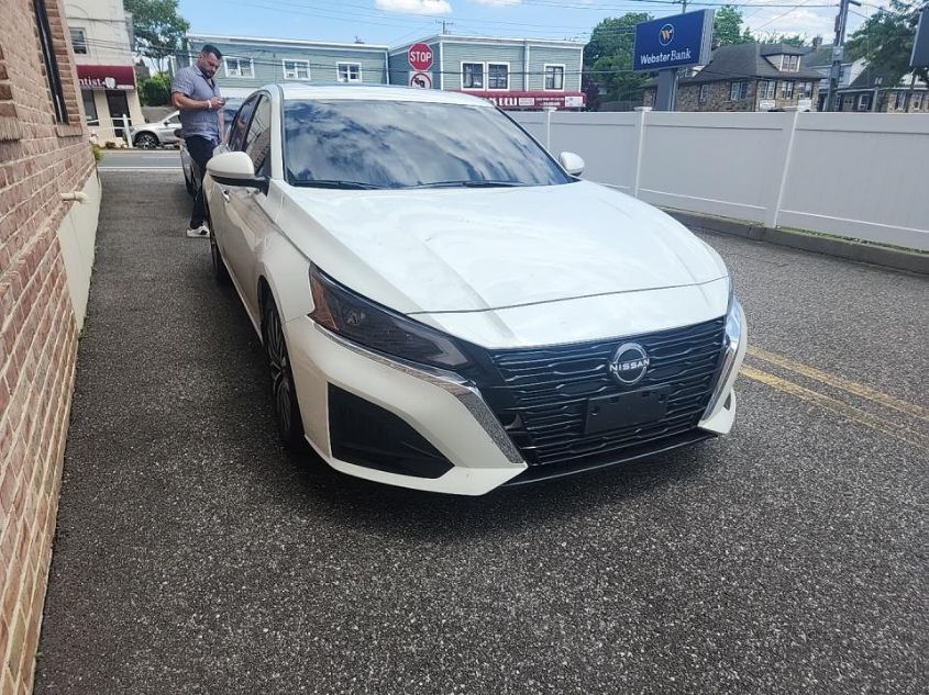 2023 NISSAN ALTIMA SV