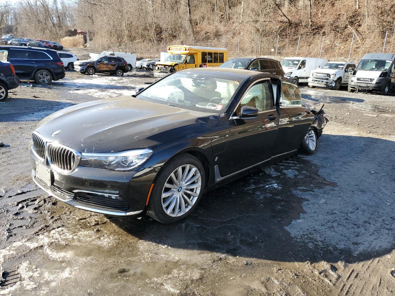 2018 BMW 740 XE