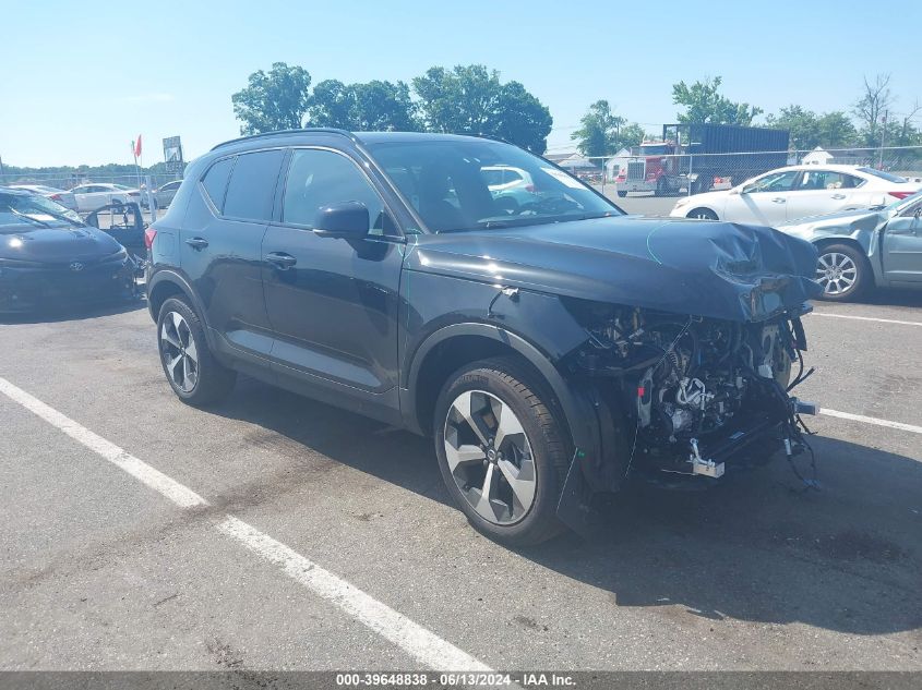 2024 VOLVO XC40 PLUS