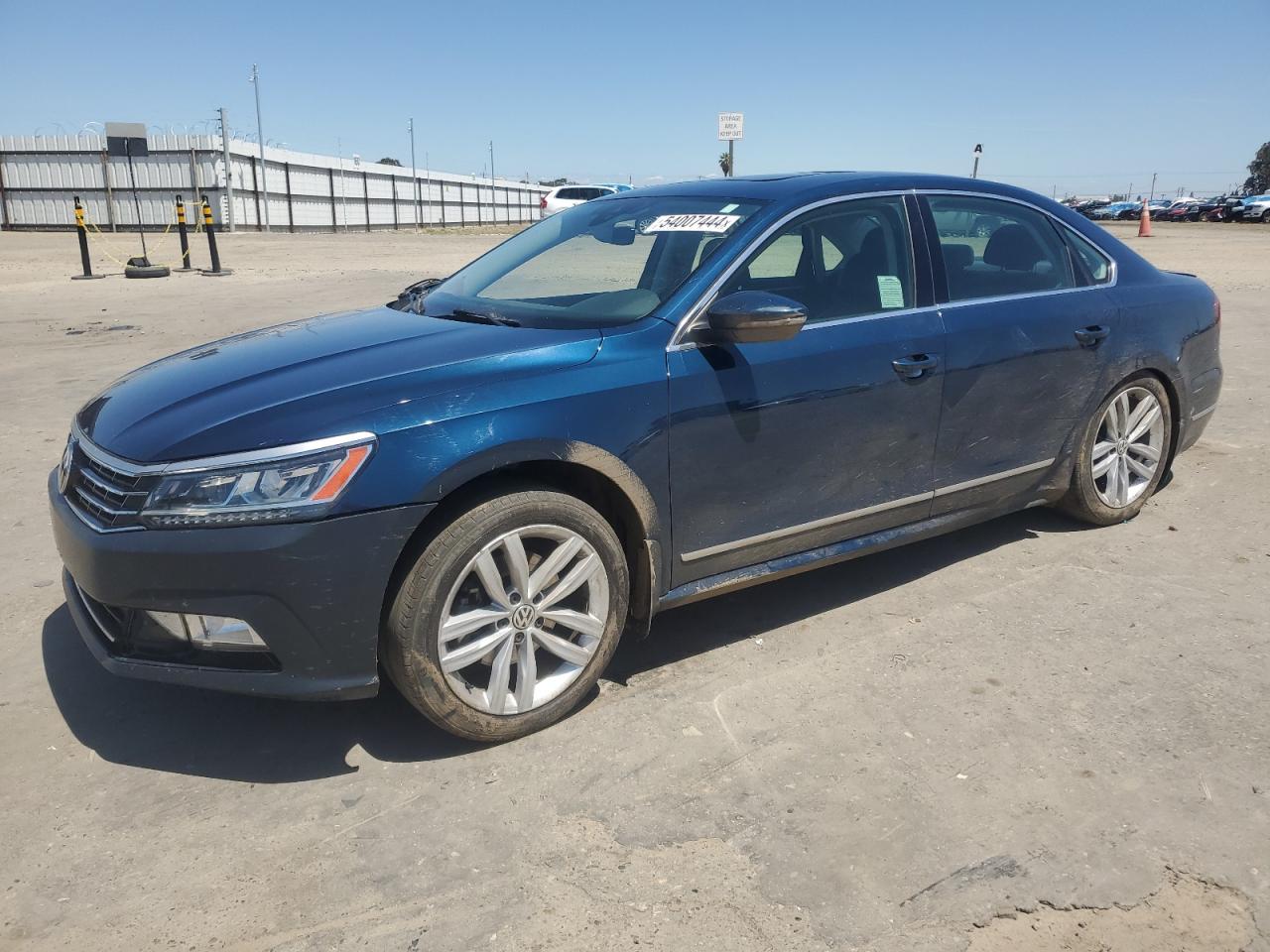 2018 VOLKSWAGEN PASSAT SEL PREMIUM