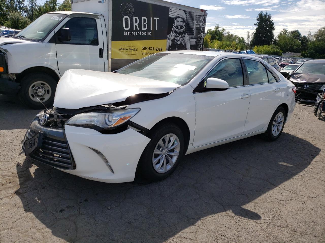 2016 TOYOTA CAMRY LE