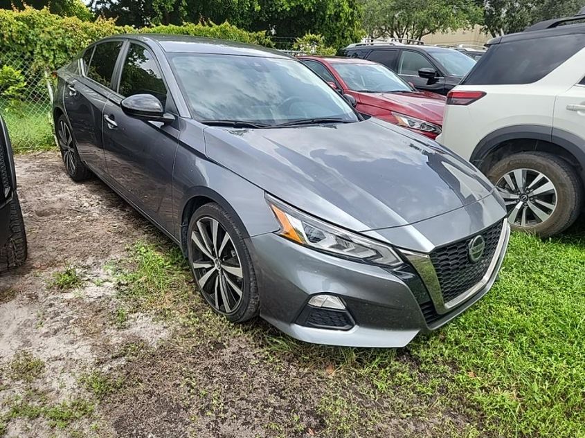 2021 NISSAN ALTIMA SR