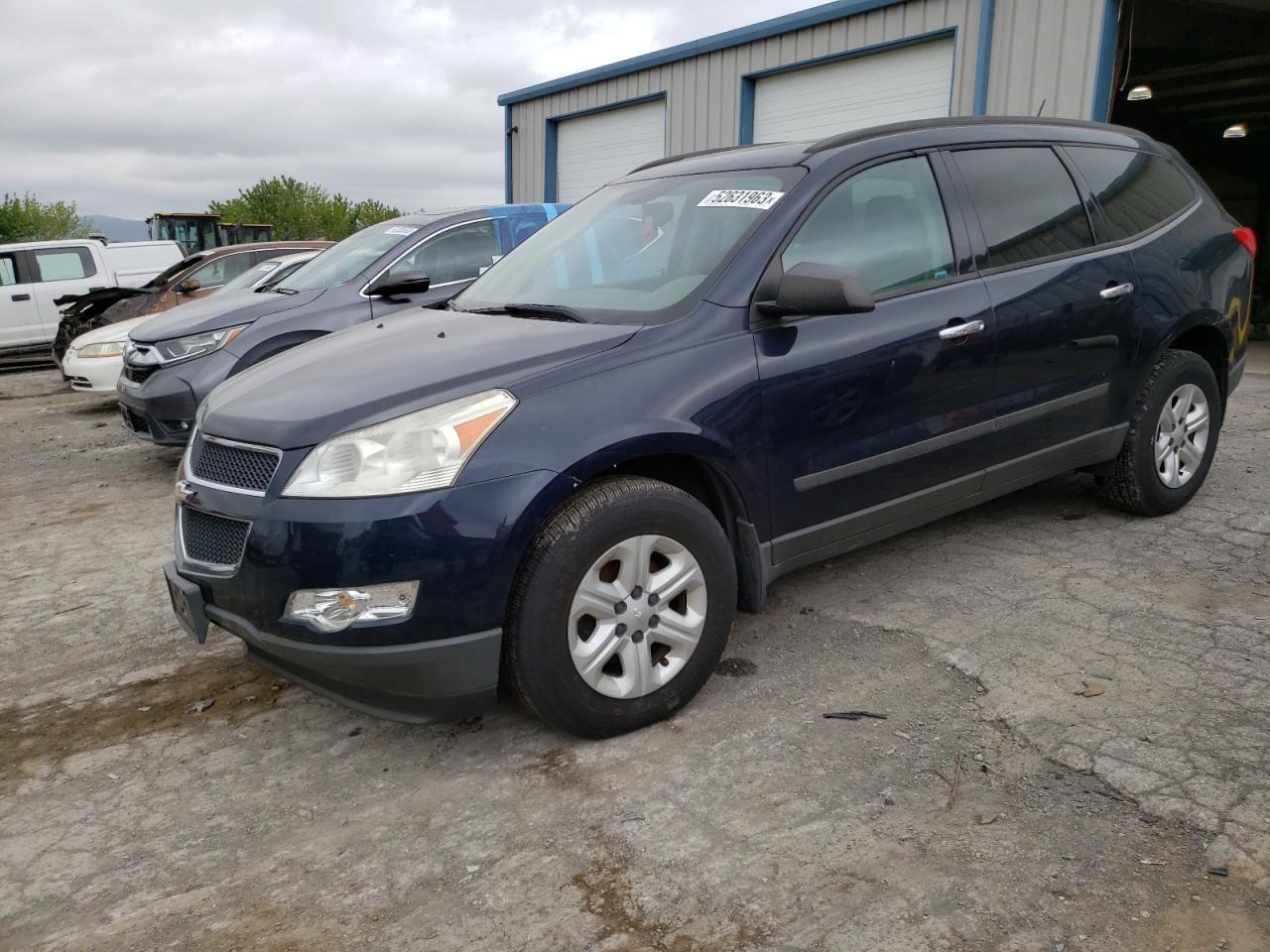 2011 CHEVROLET TRAVERSE LS