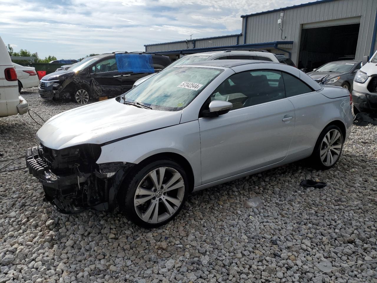 2013 VOLKSWAGEN EOS LUX