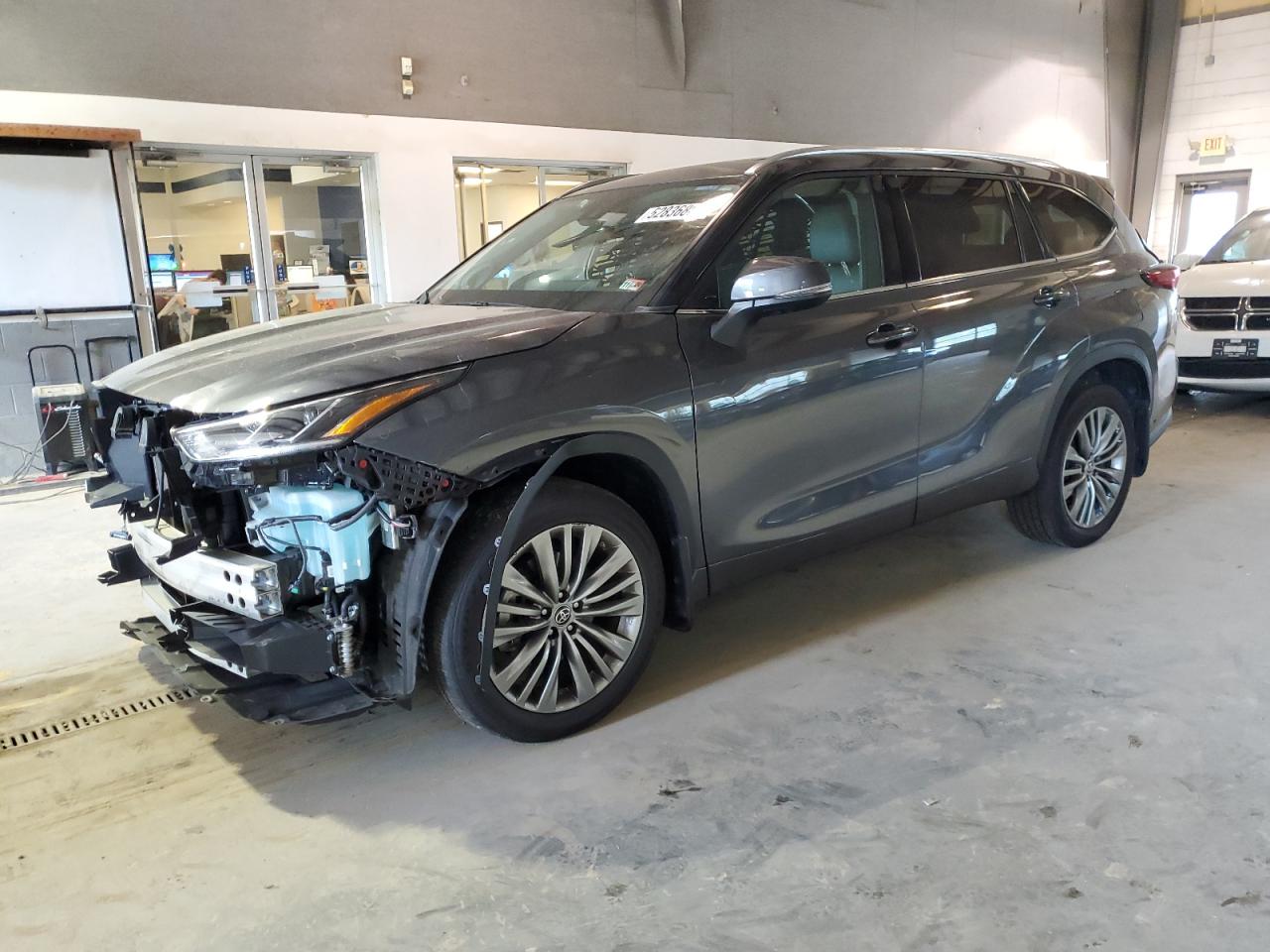 2021 TOYOTA HIGHLANDER PLATINUM