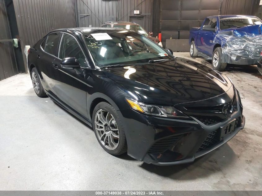 2018 TOYOTA CAMRY SE