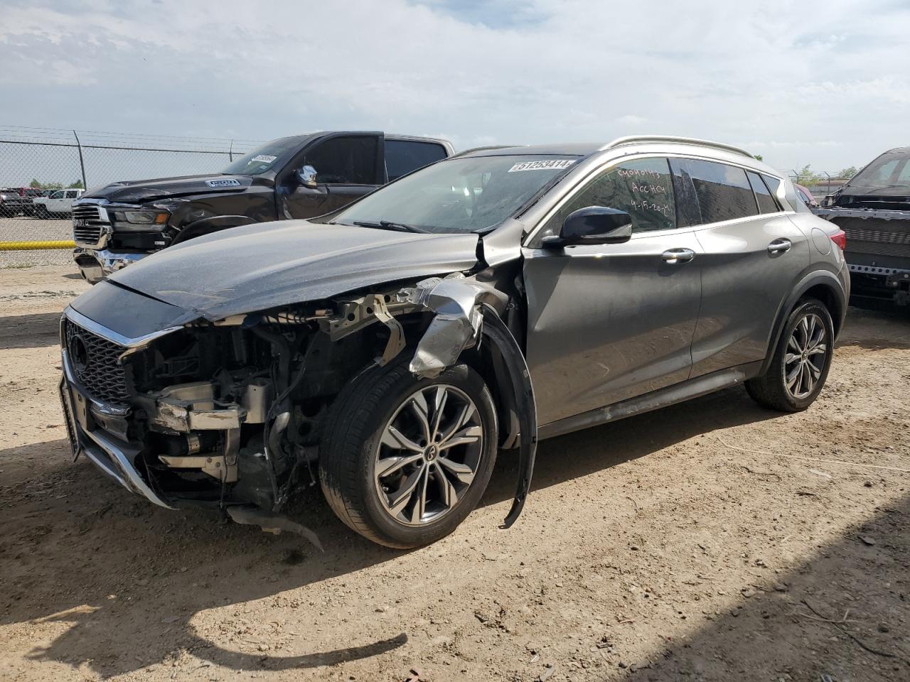 2018 INFINITI QX30 BASE