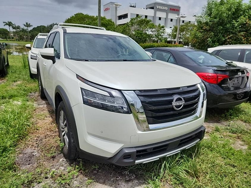 2023 NISSAN PATHFINDER SL