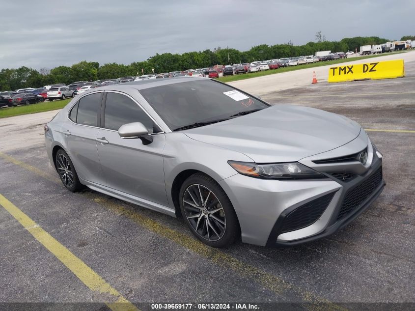 2022 TOYOTA CAMRY SE