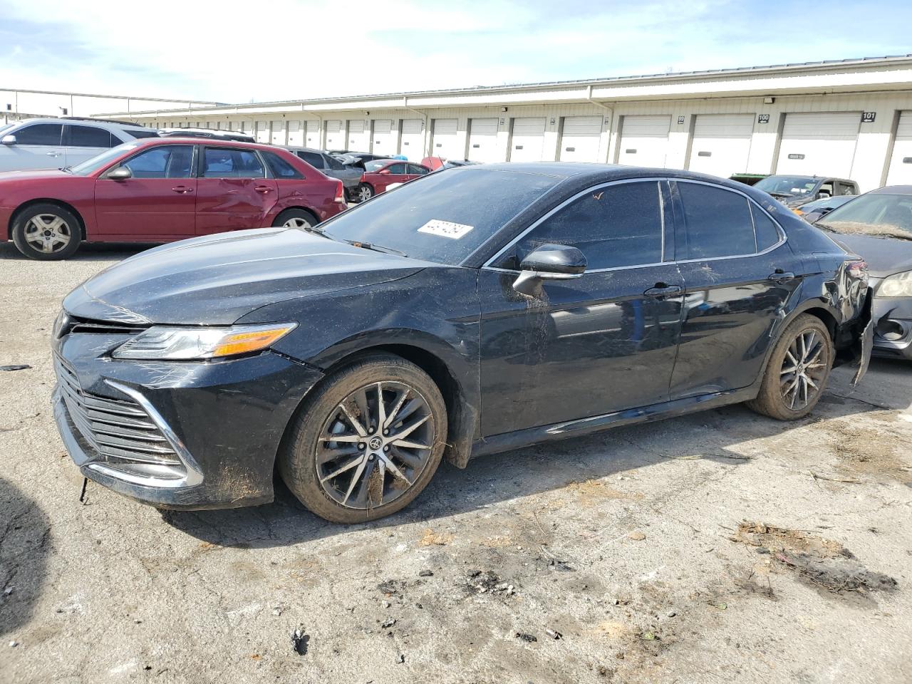 2022 TOYOTA CAMRY XLE