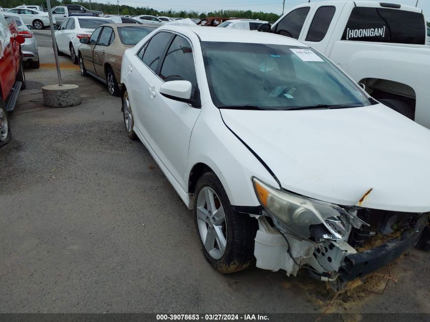 2014 TOYOTA CAMRY SE