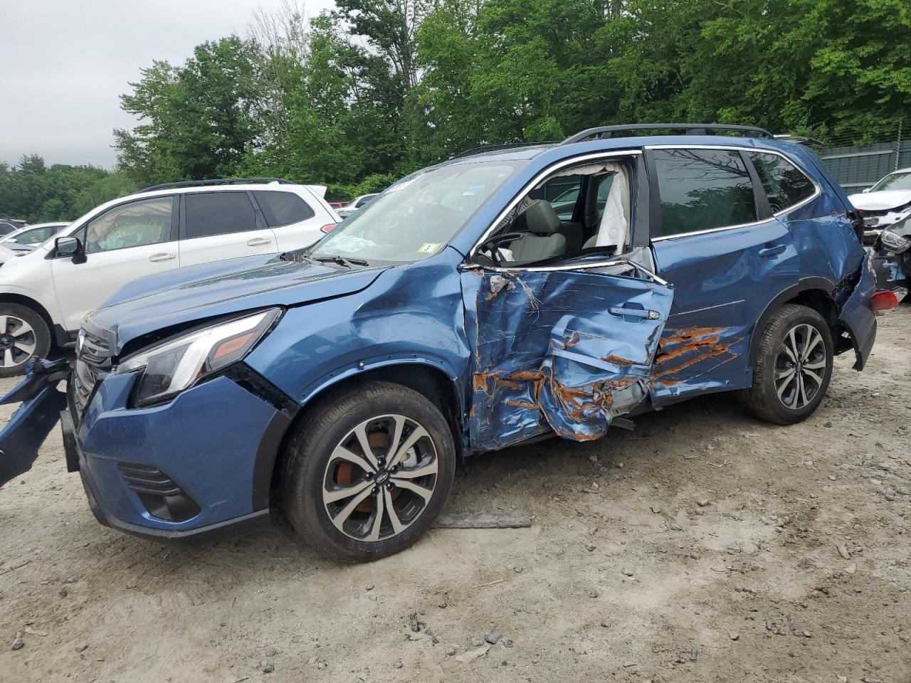 2023 SUBARU FORESTER LIMITED