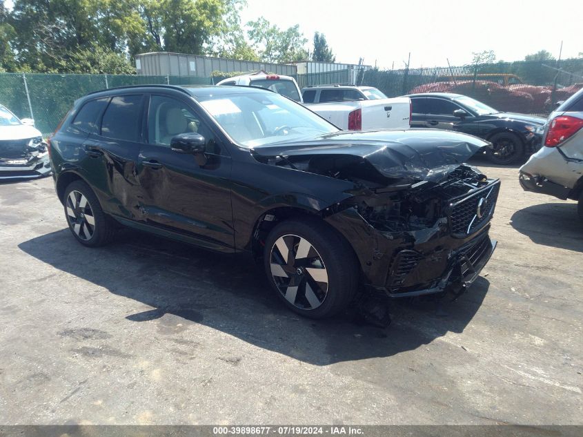 2024 VOLVO XC60 RECHARGE PLUG-IN HYBRID T8 PLUS DARK THEME