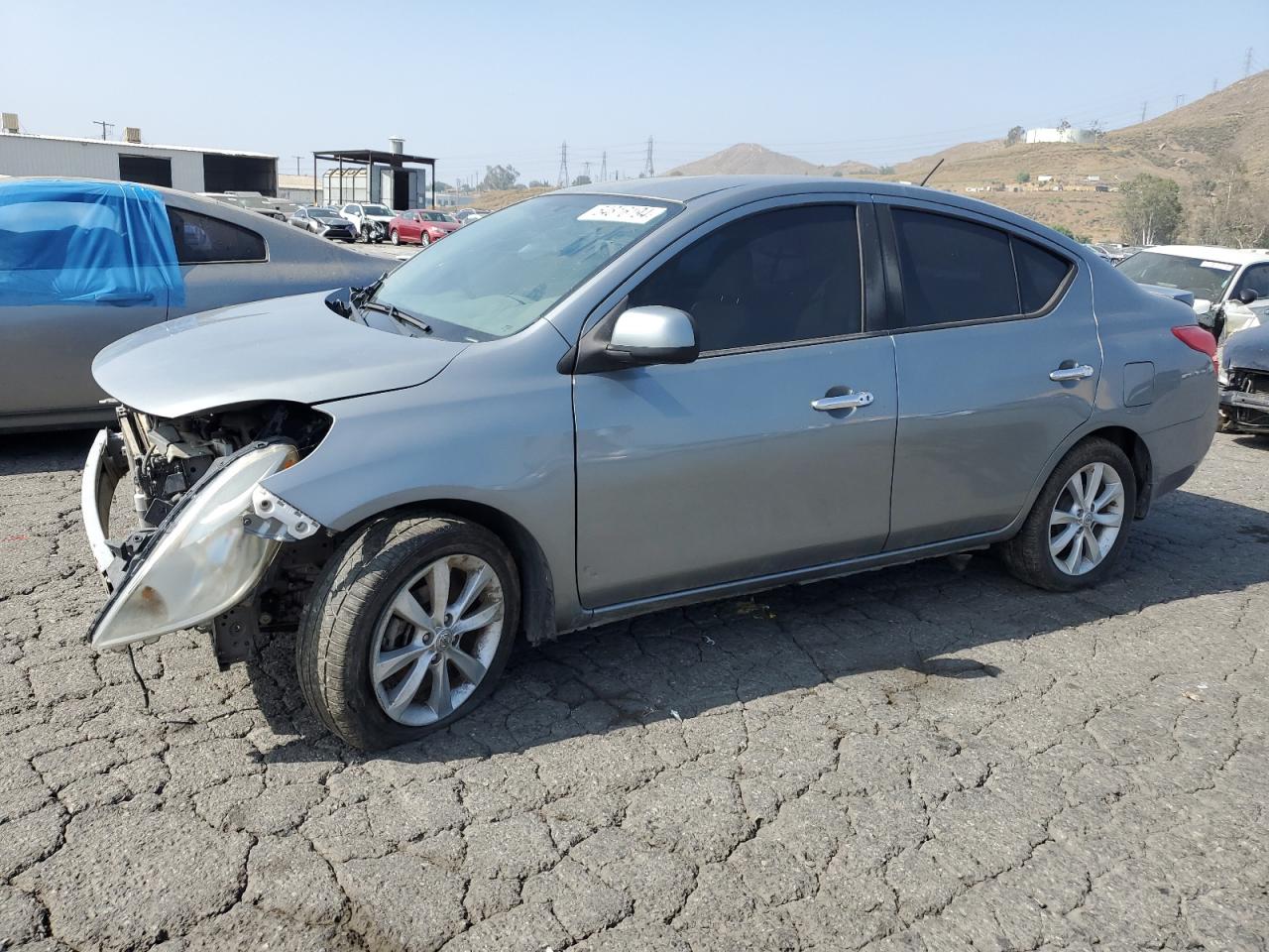 2014 NISSAN VERSA S