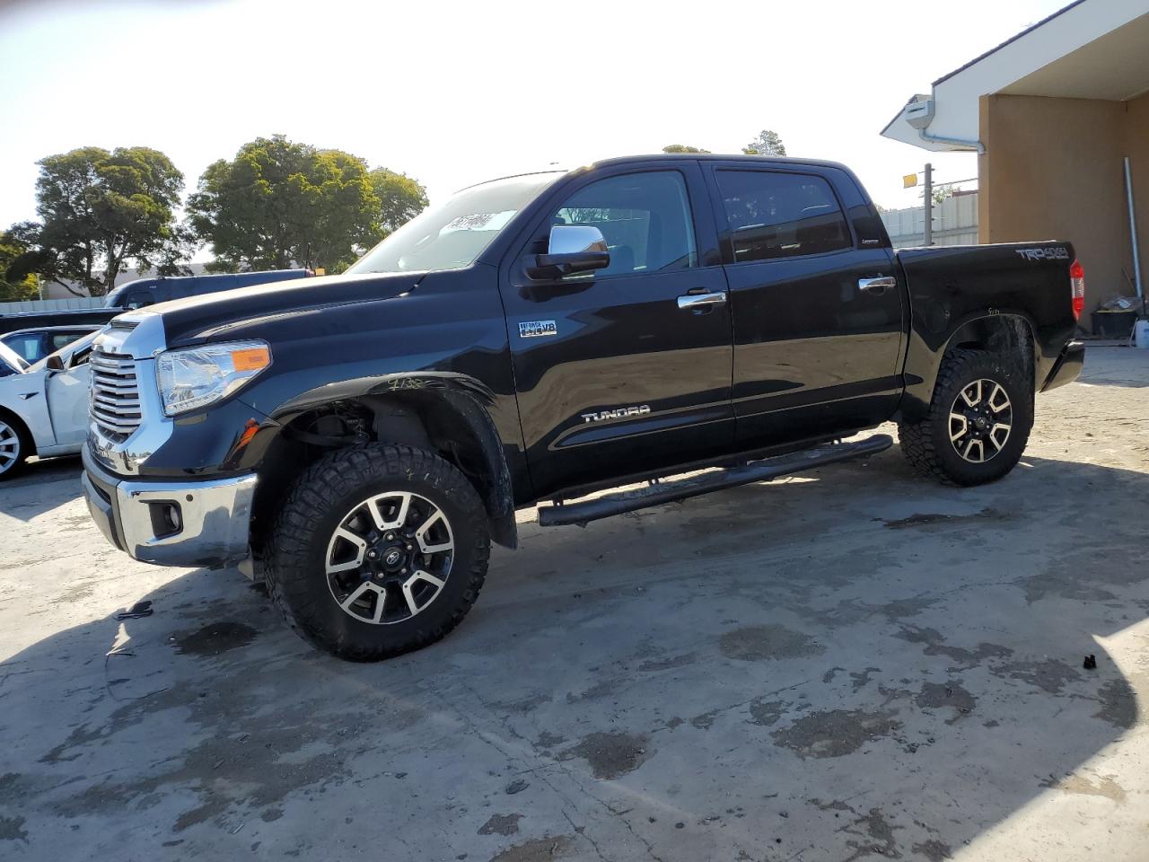 2015 TOYOTA TUNDRA CREWMAX LIMITED