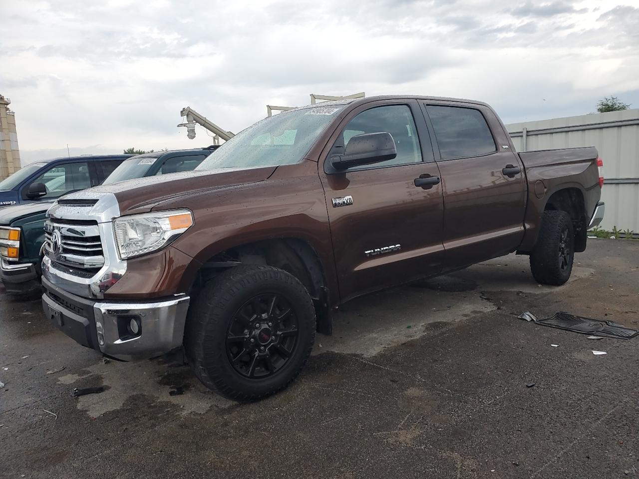 2017 TOYOTA TUNDRA CREWMAX SR5