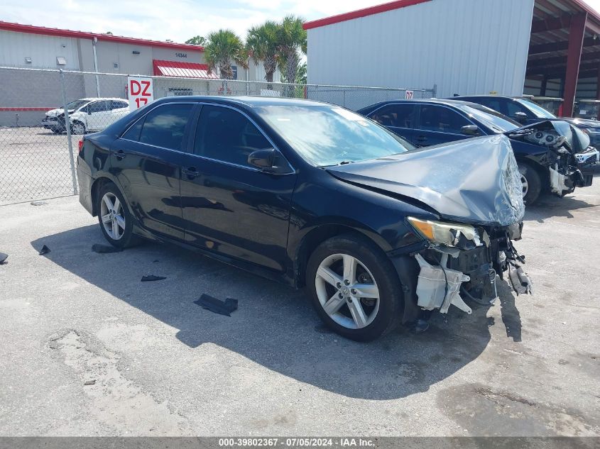 2014 TOYOTA CAMRY SE