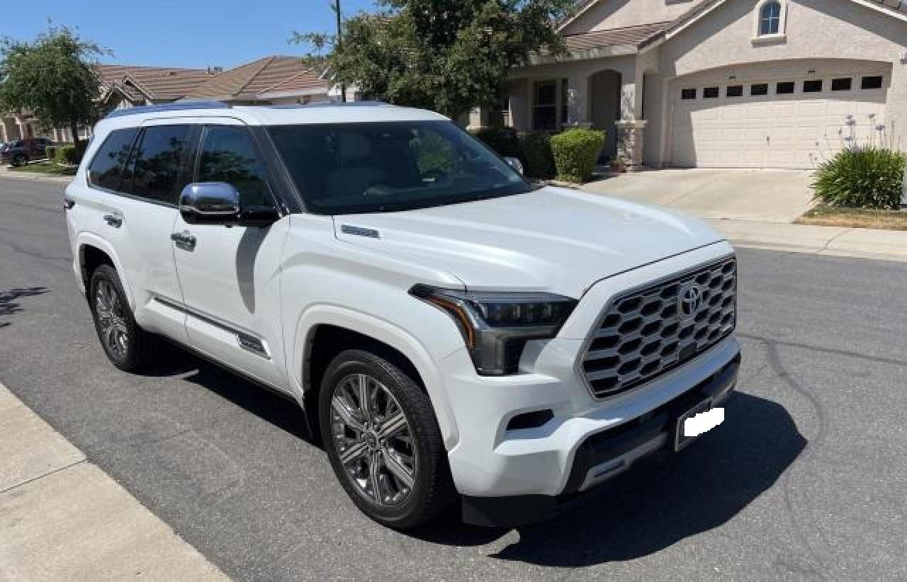 2023 TOYOTA SEQUOIA SR5