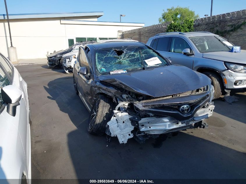 2018 TOYOTA CAMRY SE