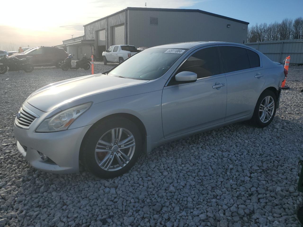 2013 INFINITI G37