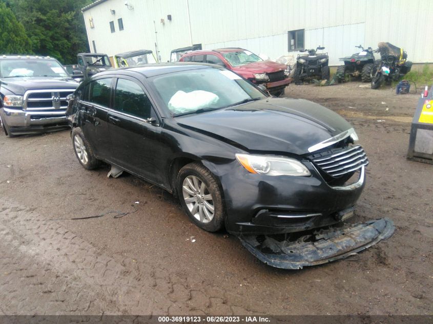 2013 CHRYSLER 200 LX