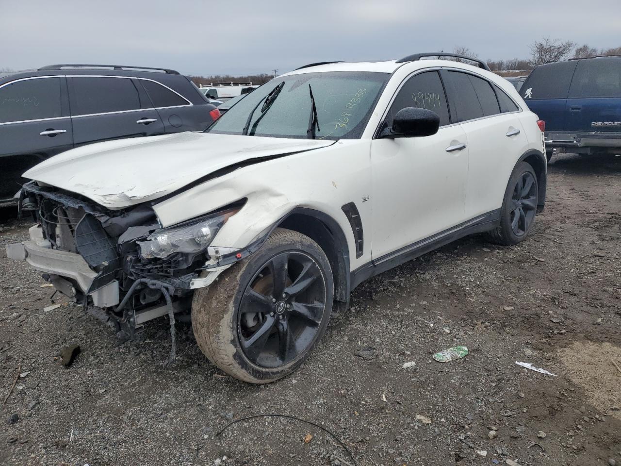 2016 INFINITI QX70