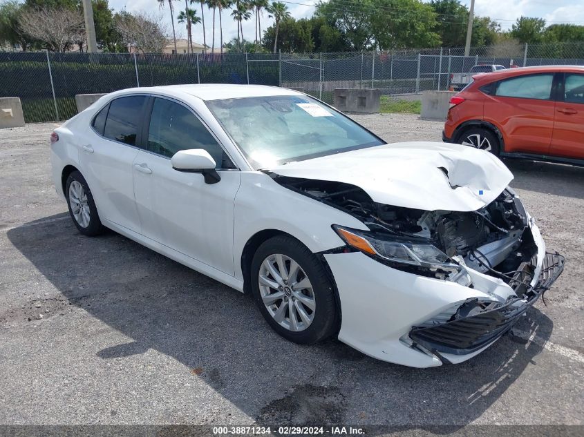 2018 TOYOTA CAMRY LE