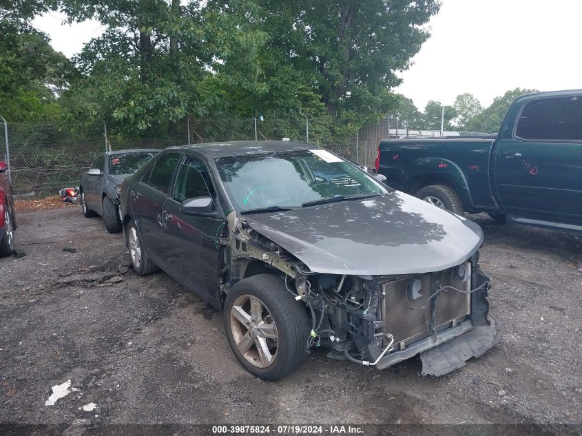 2014 TOYOTA CAMRY SE