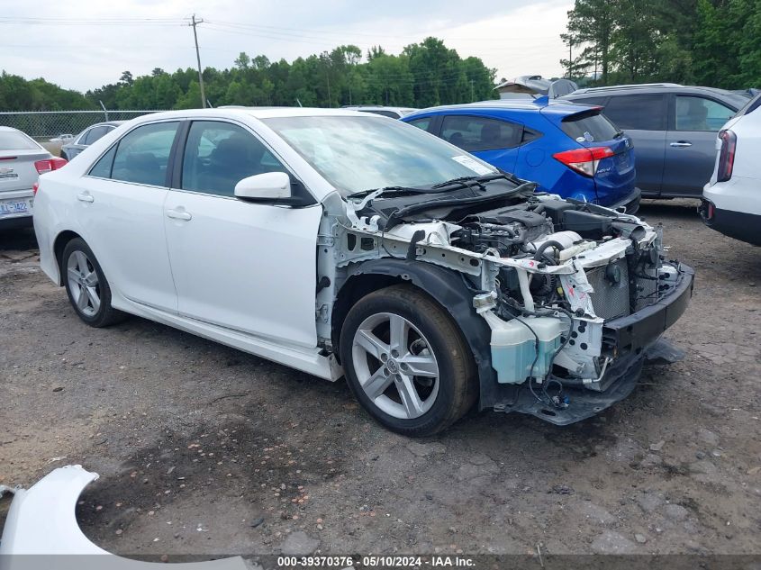 2014 TOYOTA CAMRY SE