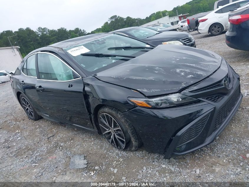 2024 TOYOTA CAMRY SE