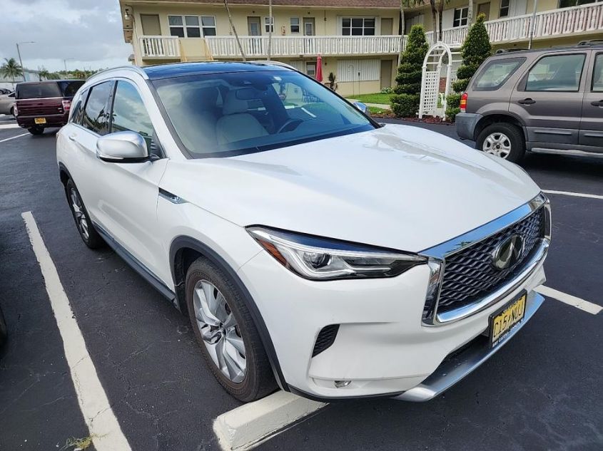 2021 INFINITI QX50 LUXE