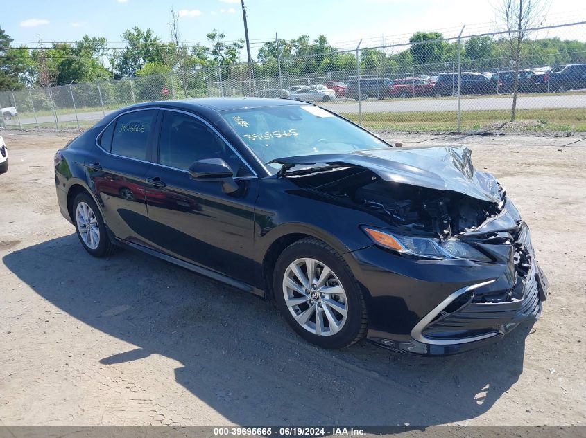 2022 TOYOTA CAMRY LE