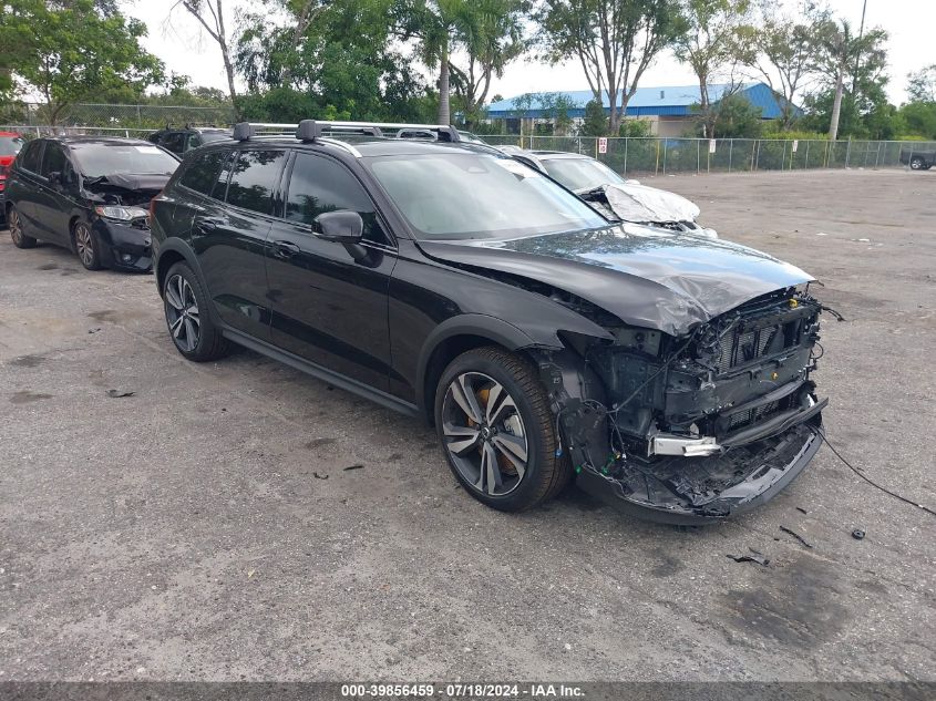 2024 VOLVO V60 CROSS COUNTRY B5 PLUS